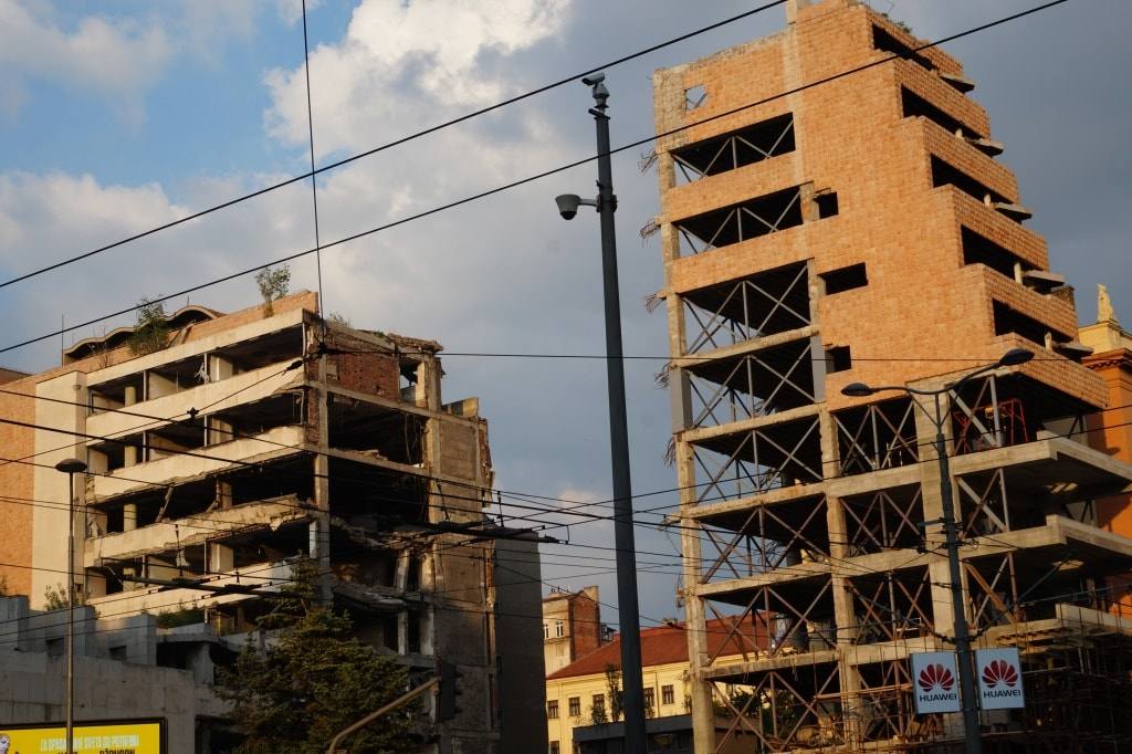 разрушенное здание Белград