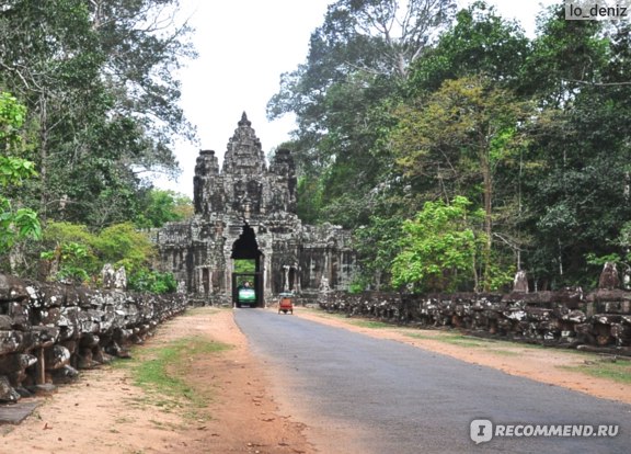 Храм Ангкор Том (Angkor Thom) Ворота Победы