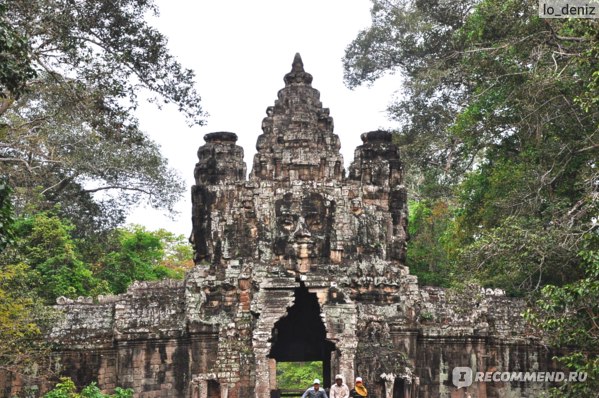 Храм Ангкор Том (Angkor Thom) Ворота Победы