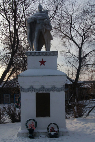 Памятник учителям и ученикам, погибшим в Великой Отечественной Войне