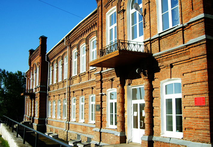 Здание женской гимназии
