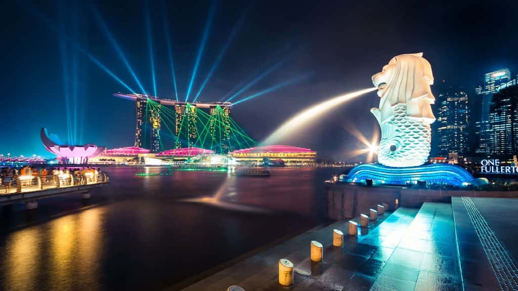 Ночной Сингапур, вид на отель Марина Бэй