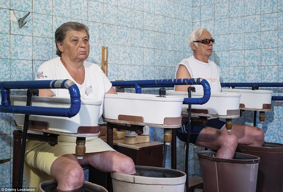Tailor-made treatments: For patients unable to endure the heat of a full mineral-water bath, this topical treatment allowed the submersion of just arms and legs