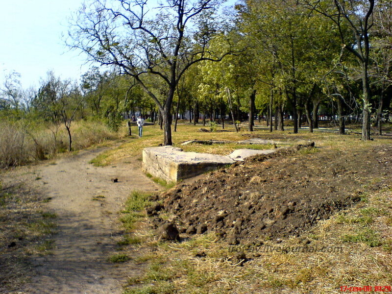 Остатки старых укреплений, Комсомольский сквер, Таганрог