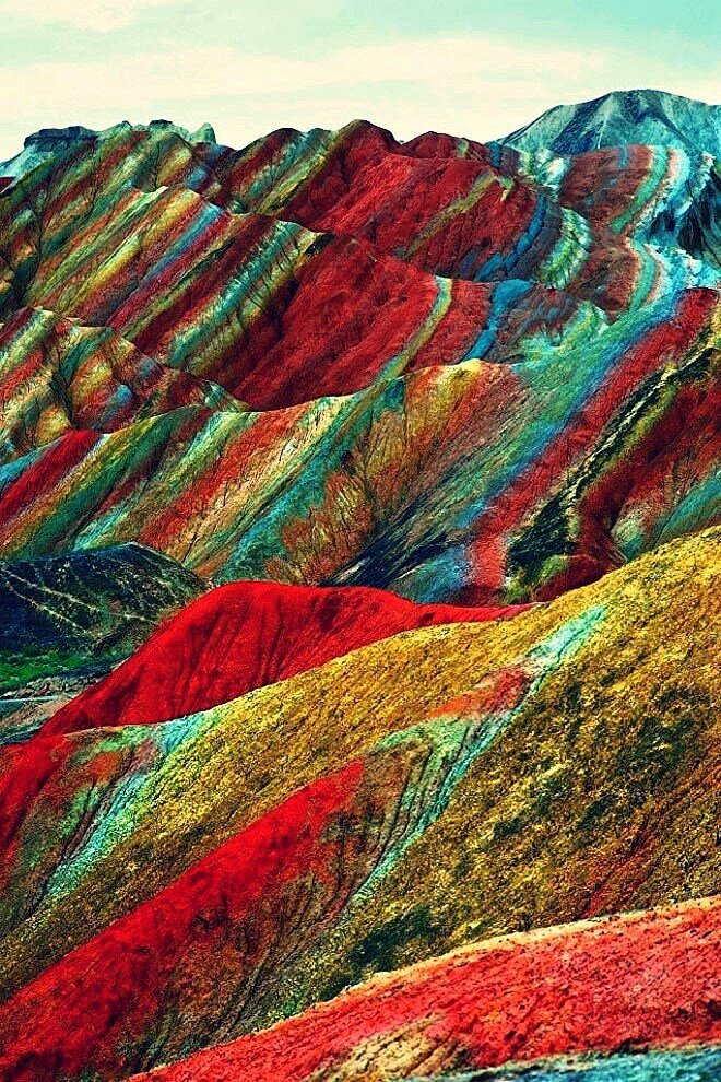 Разноцветные горы Данься в Китае (фото)
