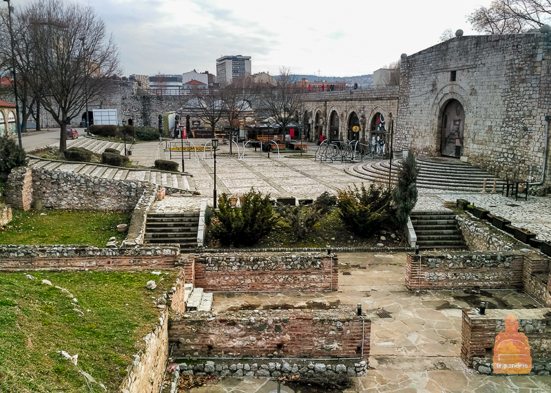 Одна из главных достопримечательностей города - Нишская крепость, стены которой дошли до наших дней