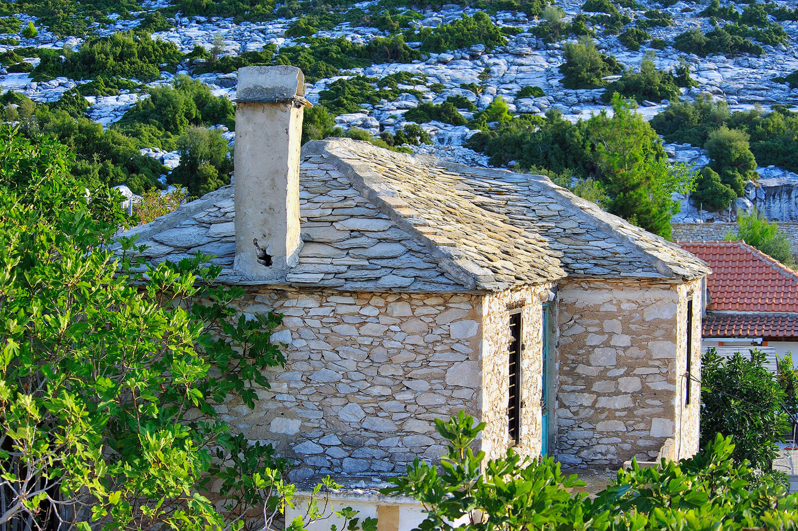 Такие домики в деревне Теологос на острове Тасос