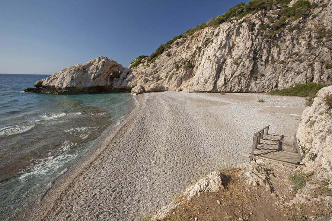 Пляж Мегало Сейтани (Карловази)