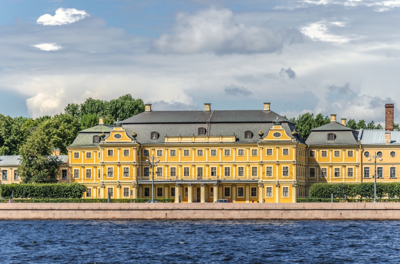 Menshikov Palace. Credit: wikipedia.org © Alex Florstein Fedorov, Wikimedia Commons