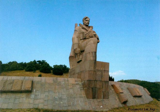 Новороссийск. Мемориал морякам революции.