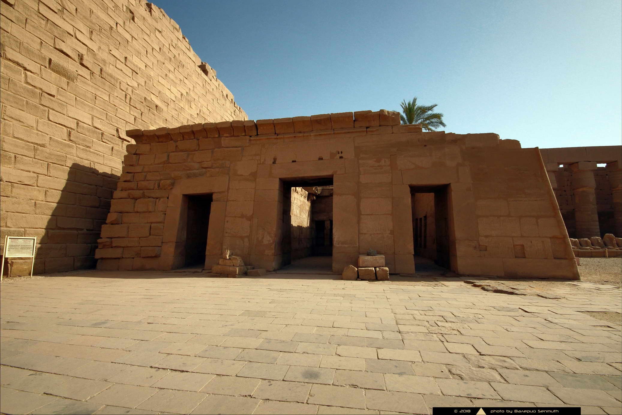 Часовня фараона Сети первый в карнакском храме 