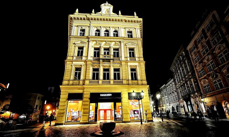 В Праге находится несколько магазинов фирмы Сваровски