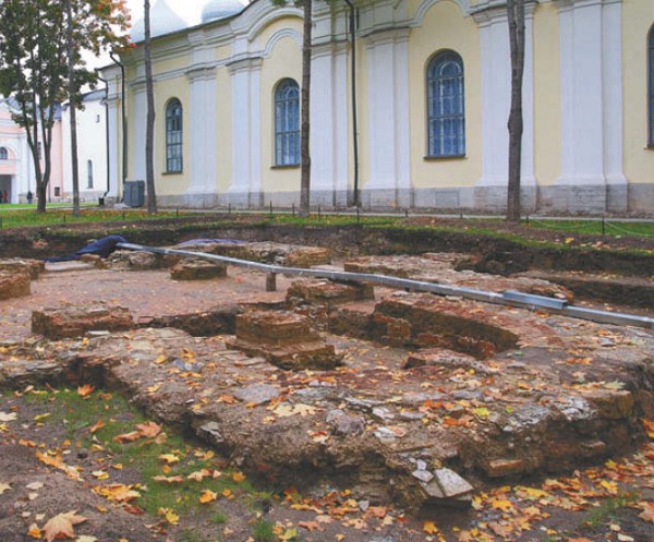 В Новгороде при раскопках очень часто находят старинные шахматные фигурки