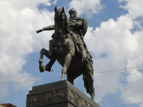 памятник основателю москвы